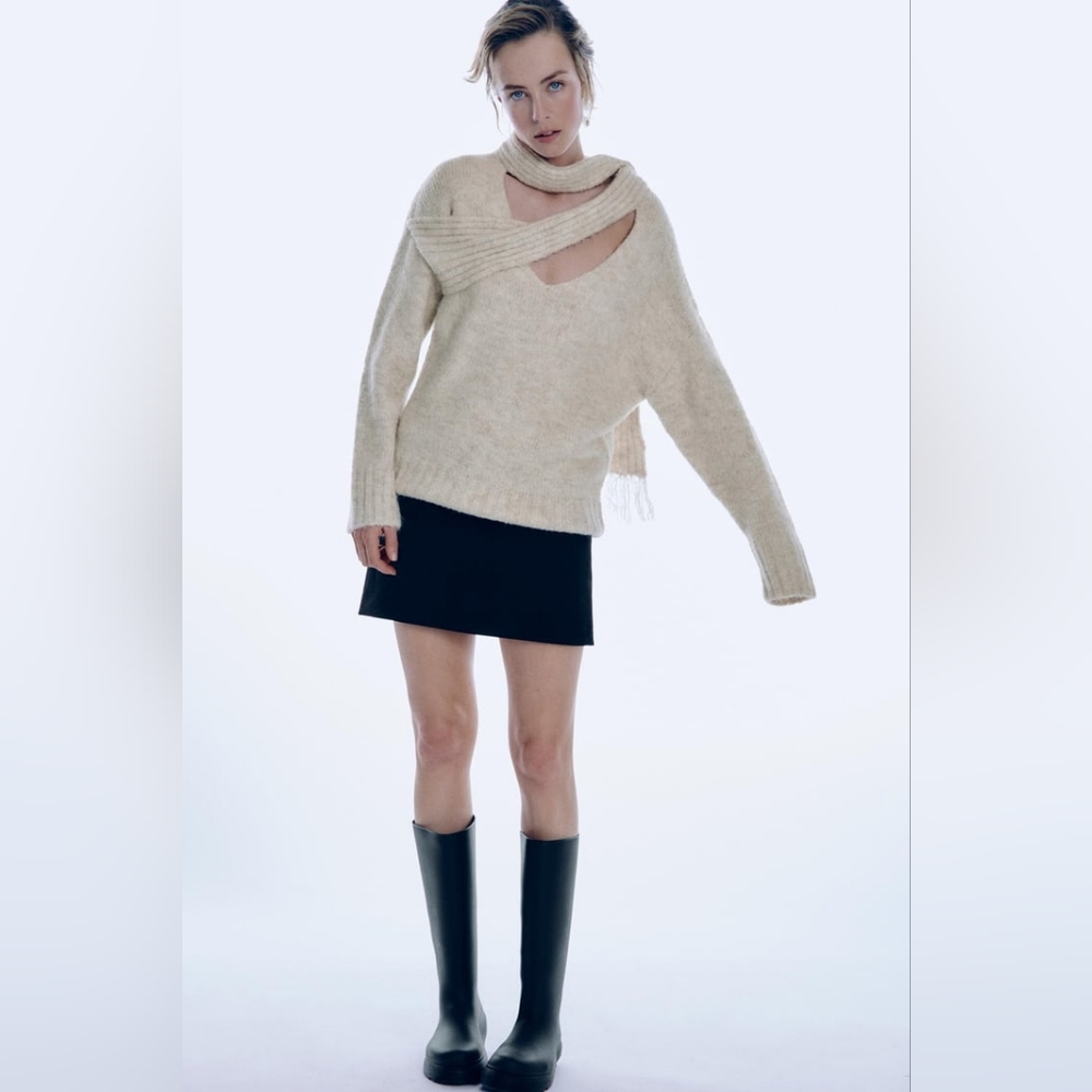KNIT SWEATER WITH ATTACHED SCARF 🧣